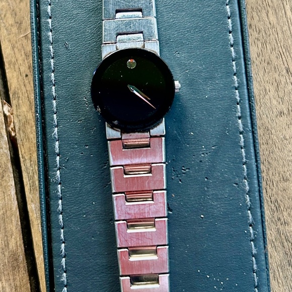 Movado Museum Collection Women\'s Stainless Steel Link Bracelet Watch orig $1200 main image 4
